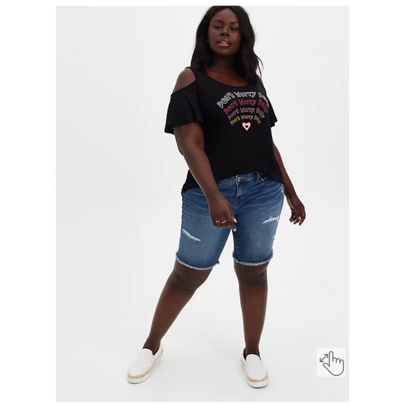 NEW Torrid 5 Super Soft Don’t Worry Black Cold Shoulder Tee - Picture 4 of 9